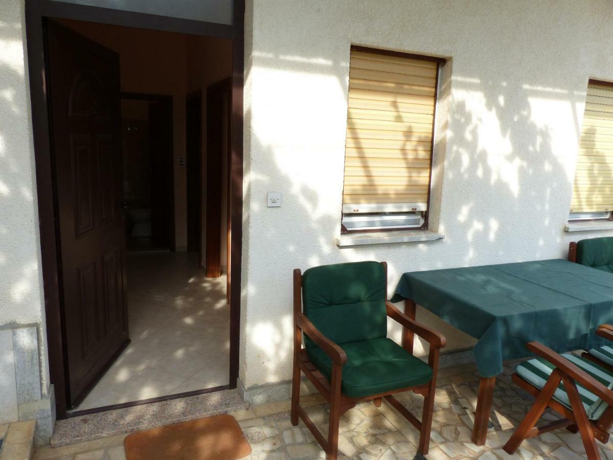 Apartment Ana Krnica Exterior foto