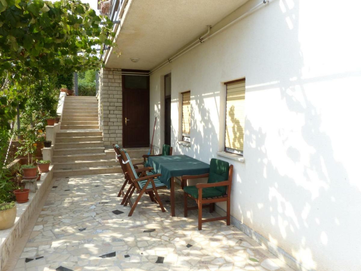 Apartment Ana Krnica Exterior foto
