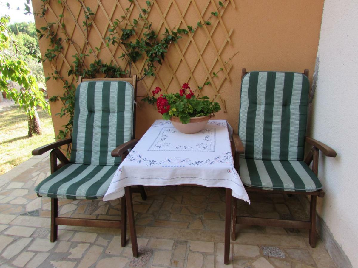 Apartment Ana Krnica Exterior foto